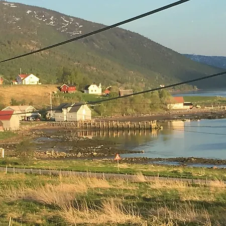 Feriehus Holiday home Malsnes